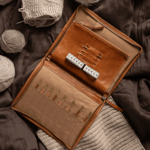 Project 8 - Burned Tan/Gold - Organizador de agujas circulares