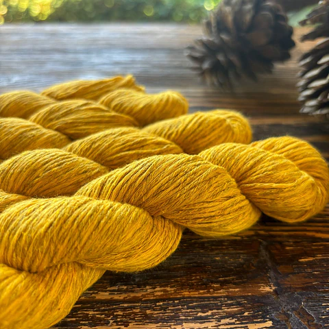 Kit Delfos Pullover – Talla M / Manga Corta / Amarillo
