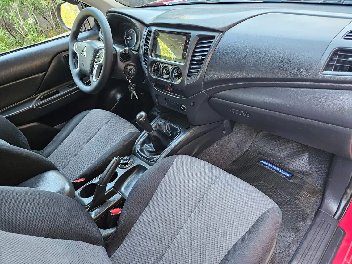 Mitsubishi New L200 4x4 Full 2.4cc Diesel (2023) 8