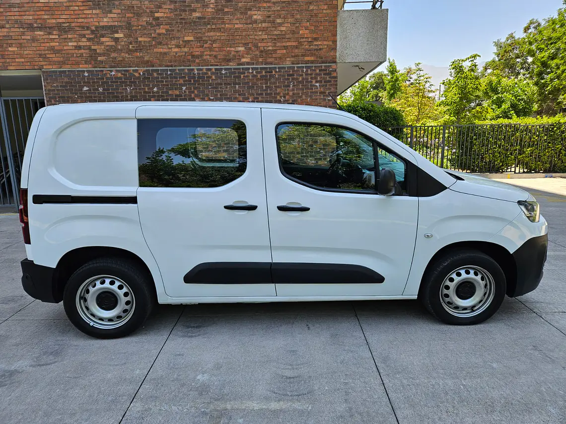 Citroen New Berlingo Turbo Diesel (2022) 1