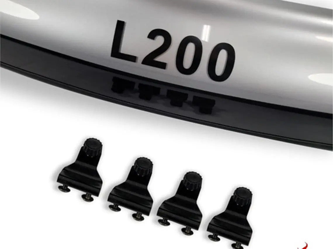 Deflector Capot Bicolor Con Logo Mitsubishi L200  2015-2018 3