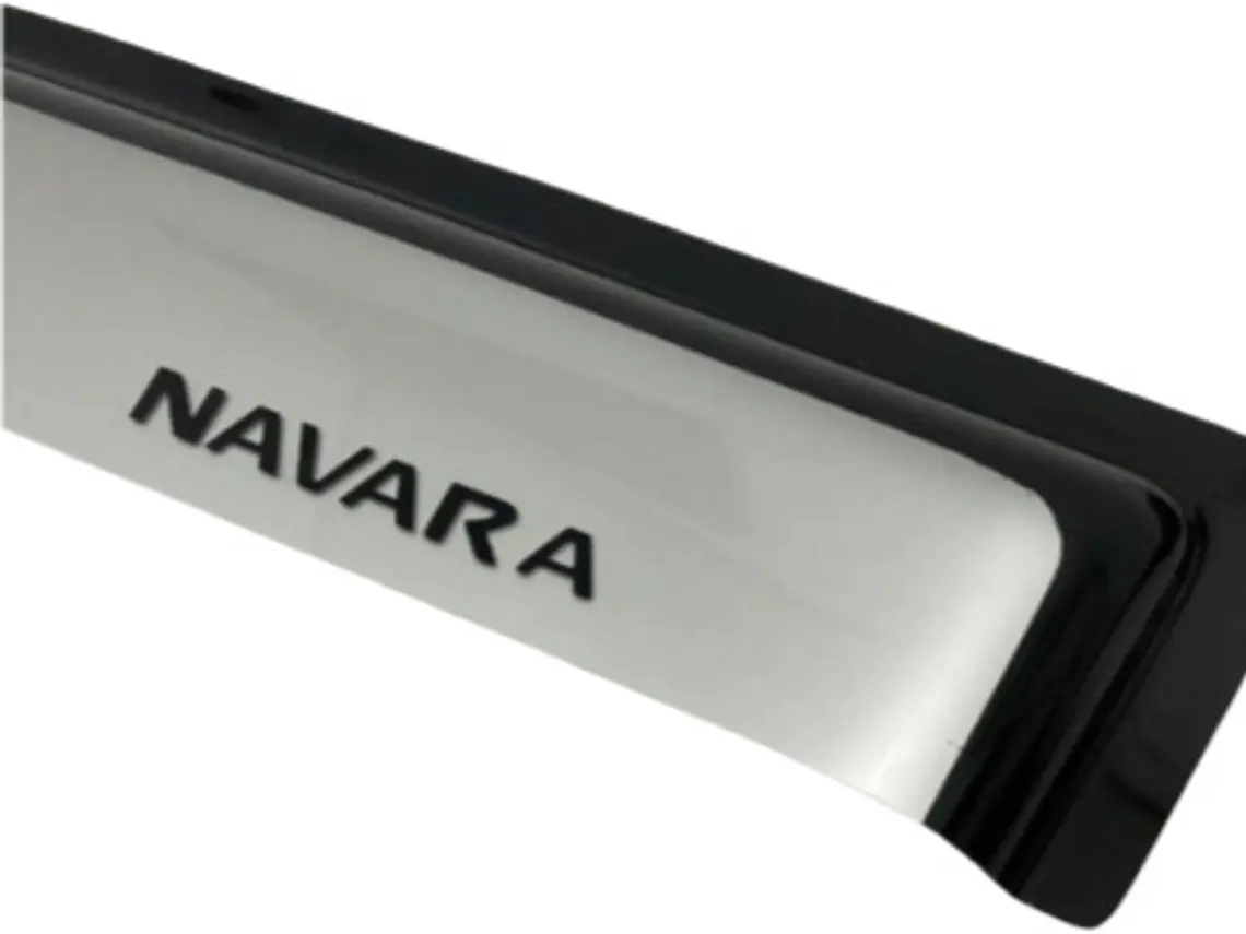 Aletas Bota Aguas Bicolor Con Logo Nissan Navara 2006-15 3