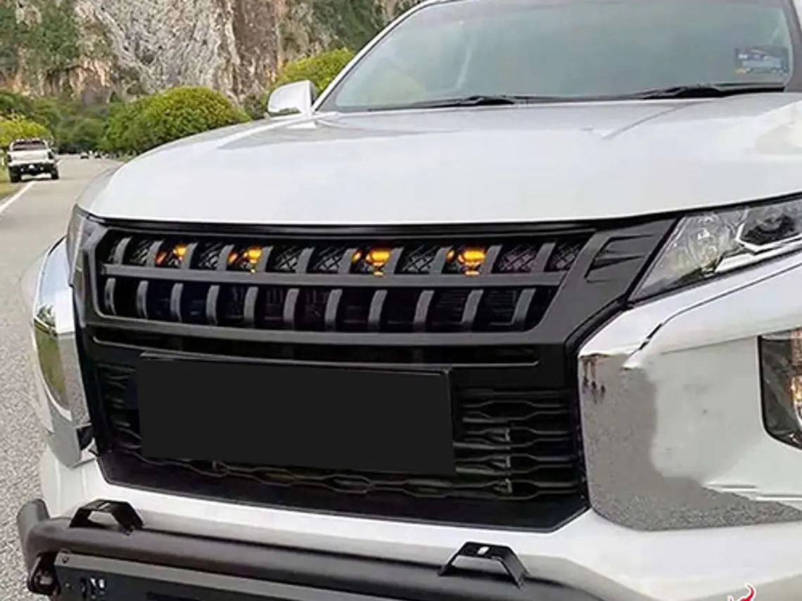 Mascara Rejilla Con Led Mitsubishi New L200 2019 - 2022 6