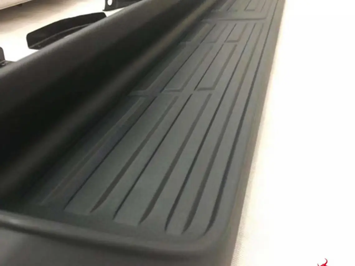 Pisaderas Negras Toyota Hilux Revo 2016-2022 Modelo Original 3