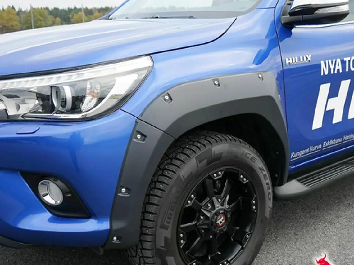 Fangueras Extension Tapabarro Militares Toyota Hilux 2016+ 5
