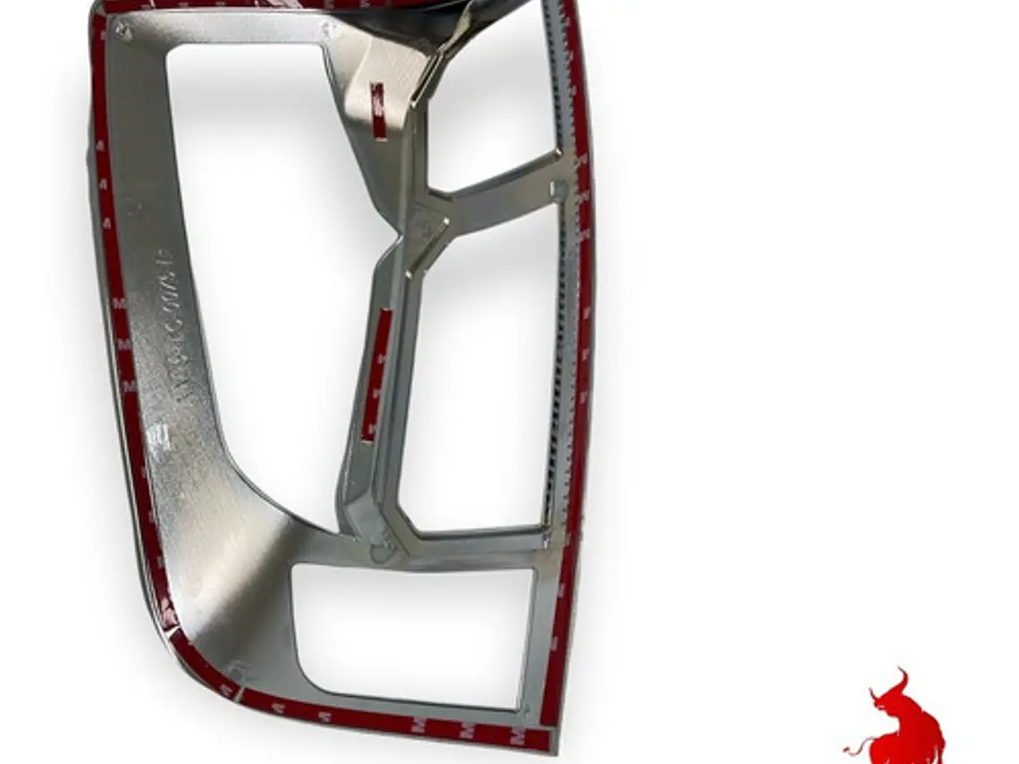 Biseles Cromados Focos Traseros Nissan Np300 2016-2020 4