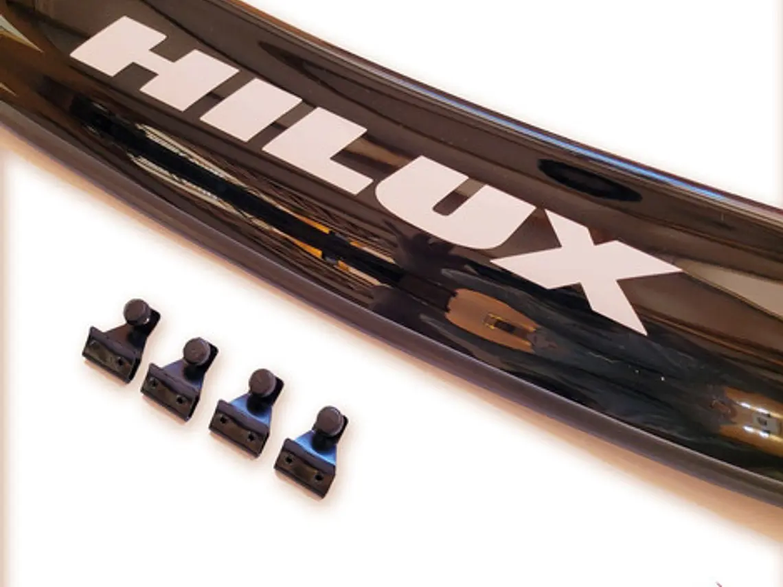 Deflector Capot Negro Con Logo Toyota Hilux Rocco  2020-2022 3