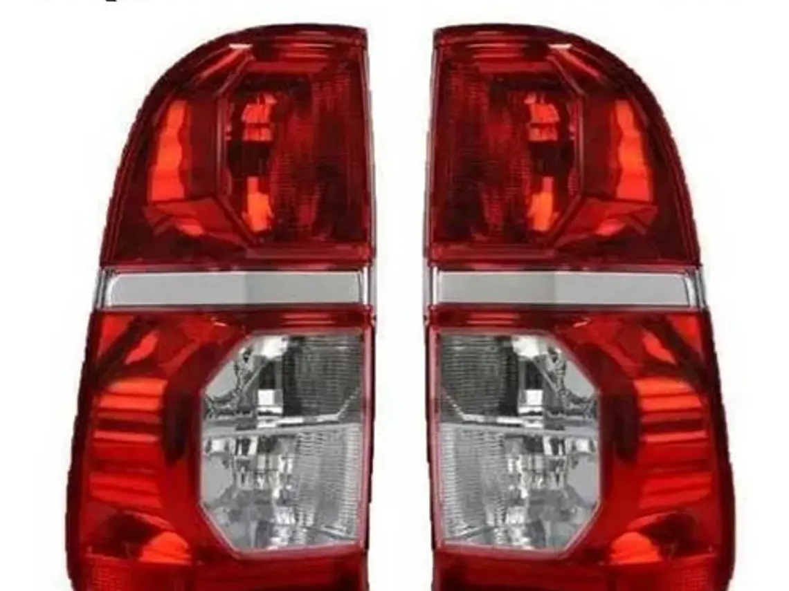 Foco Trasero Izquierdo Toyota Hilux 2006-2015 Envio Gratis 4