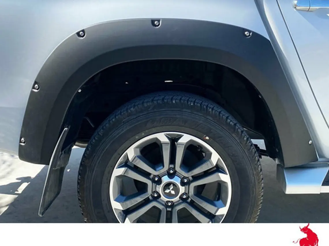 Extensiones Tapabarro Militar  Mitsubishi New L200 6