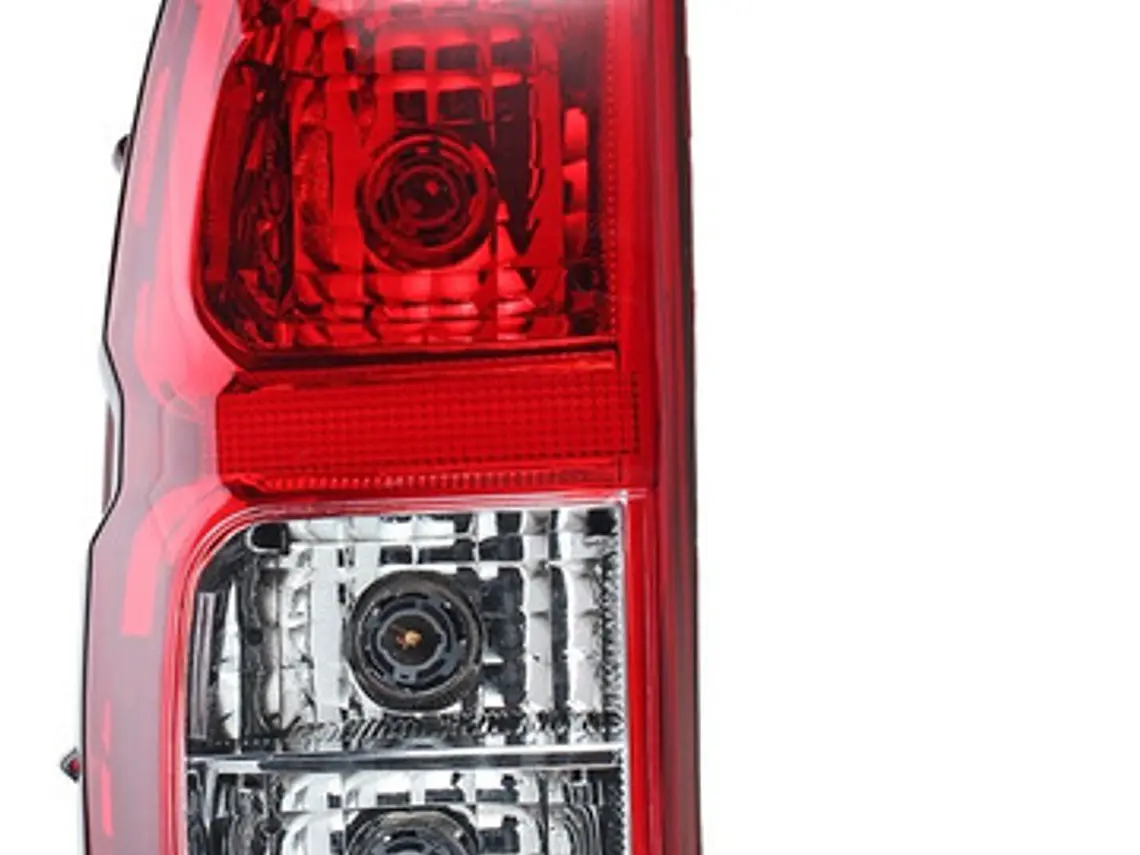 Foco Trasero Izquierdo Toyota Hilux Revo 2016 - 2020 2