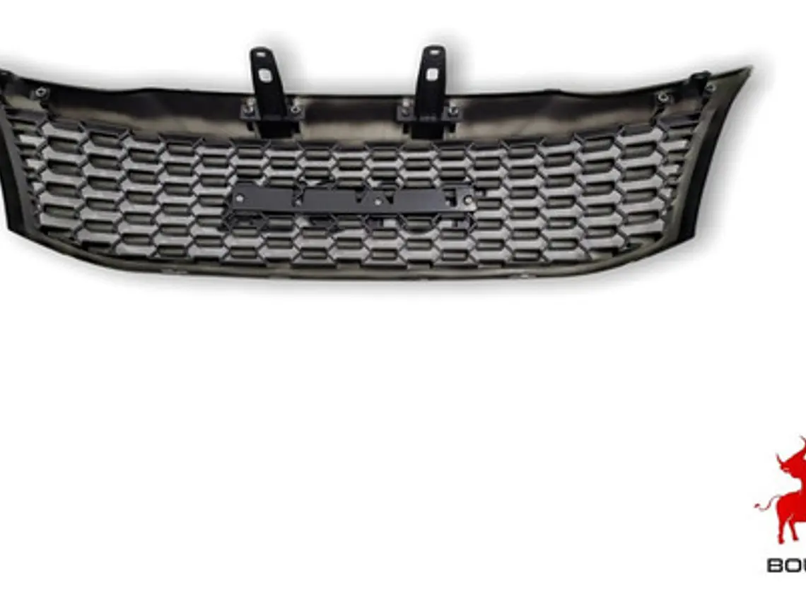 Mascara Rejilla  Negra Con Logo Toyota Hilux Vigo 2012 -2016 3