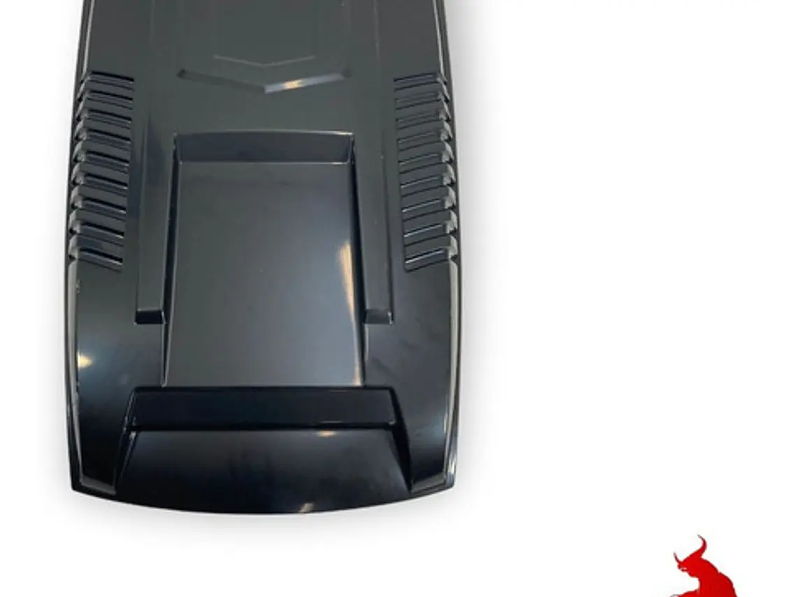 Moldura Cubre Capot Negra Toyota Hilux Revo 2016  2021 3