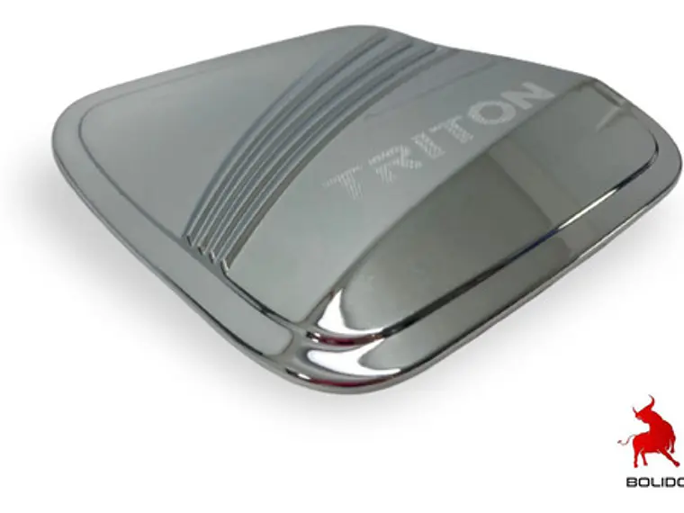 Bisel Cromado Tapa Petróleo  Mitsubishi L200 2019-2022 1