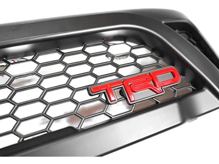 Mascara Rejilla Toyota Hilux Trd Revo Con Led 2016 - 2020 3