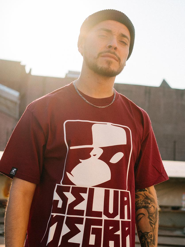 POLERA LOGO BURDEO SELVA NEGRA 1