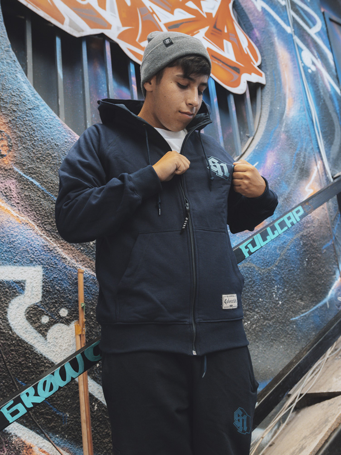 CANGURO AZUL MARINO SELVA NEGRA 1