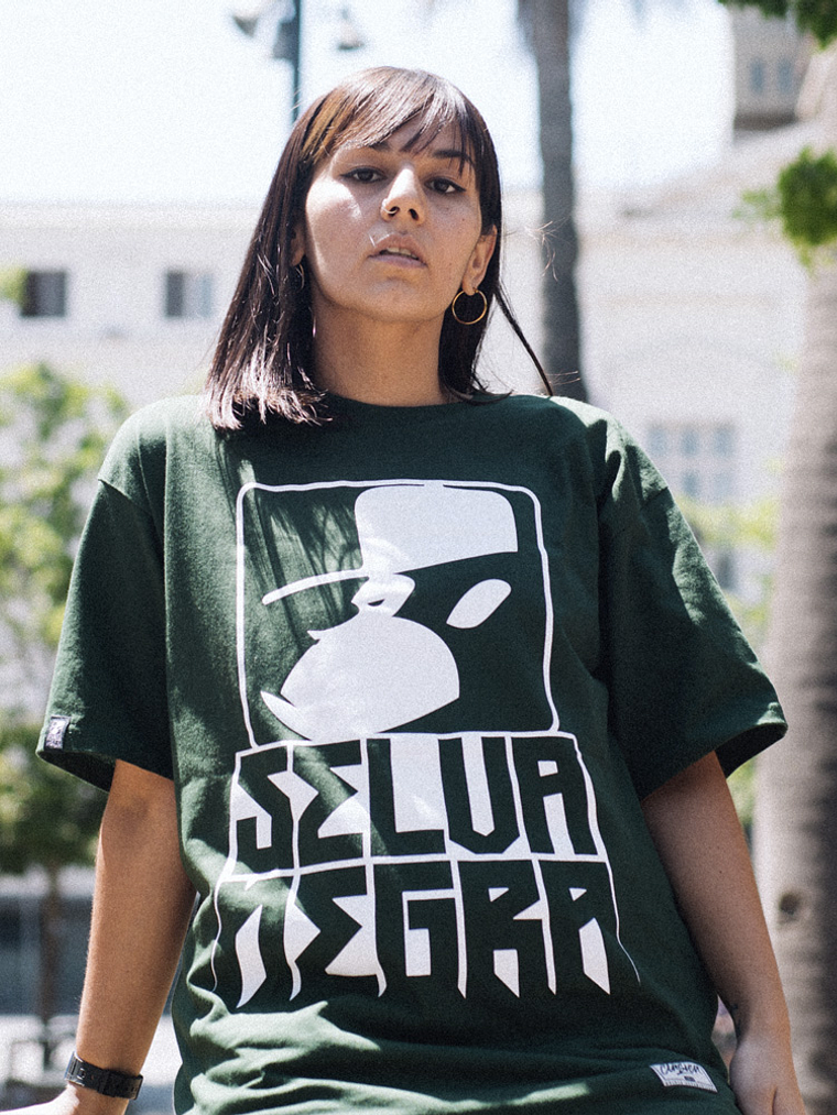 POLERA LOGO VERDE SELVA NEGRA 3