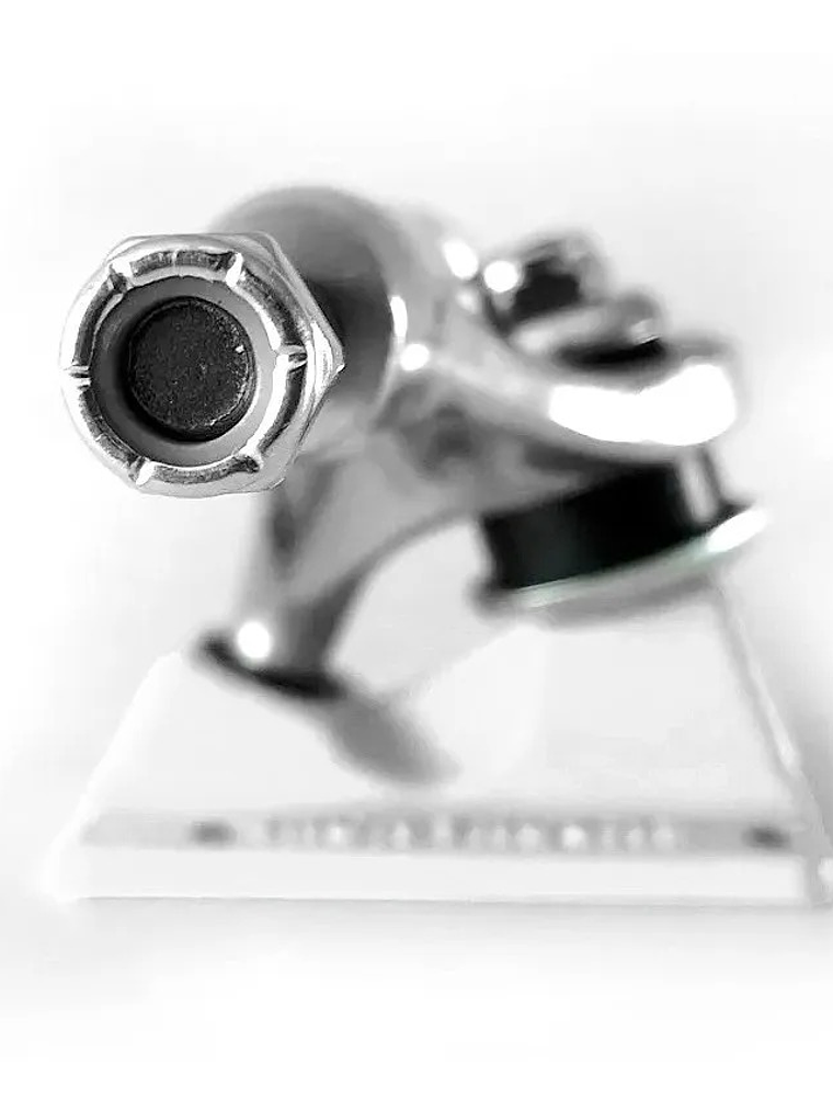 Iron - Trucks - White - 149mm 2