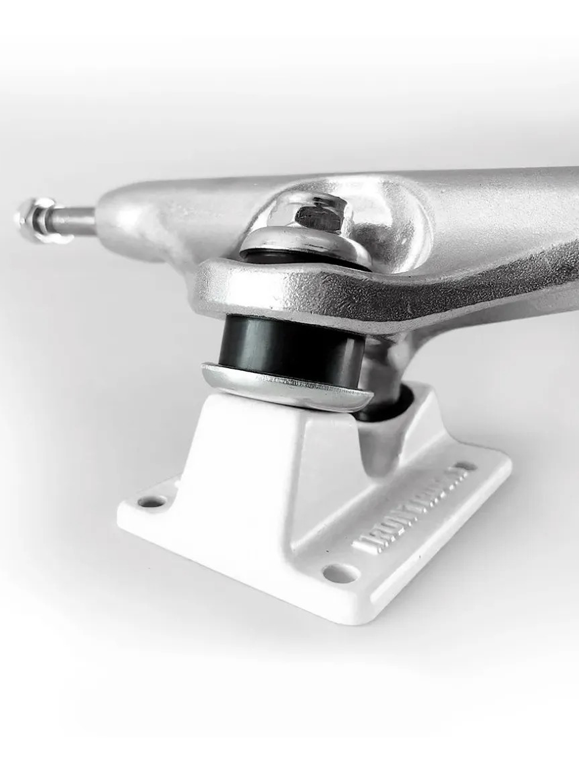Iron - Trucks - White - 149mm 3