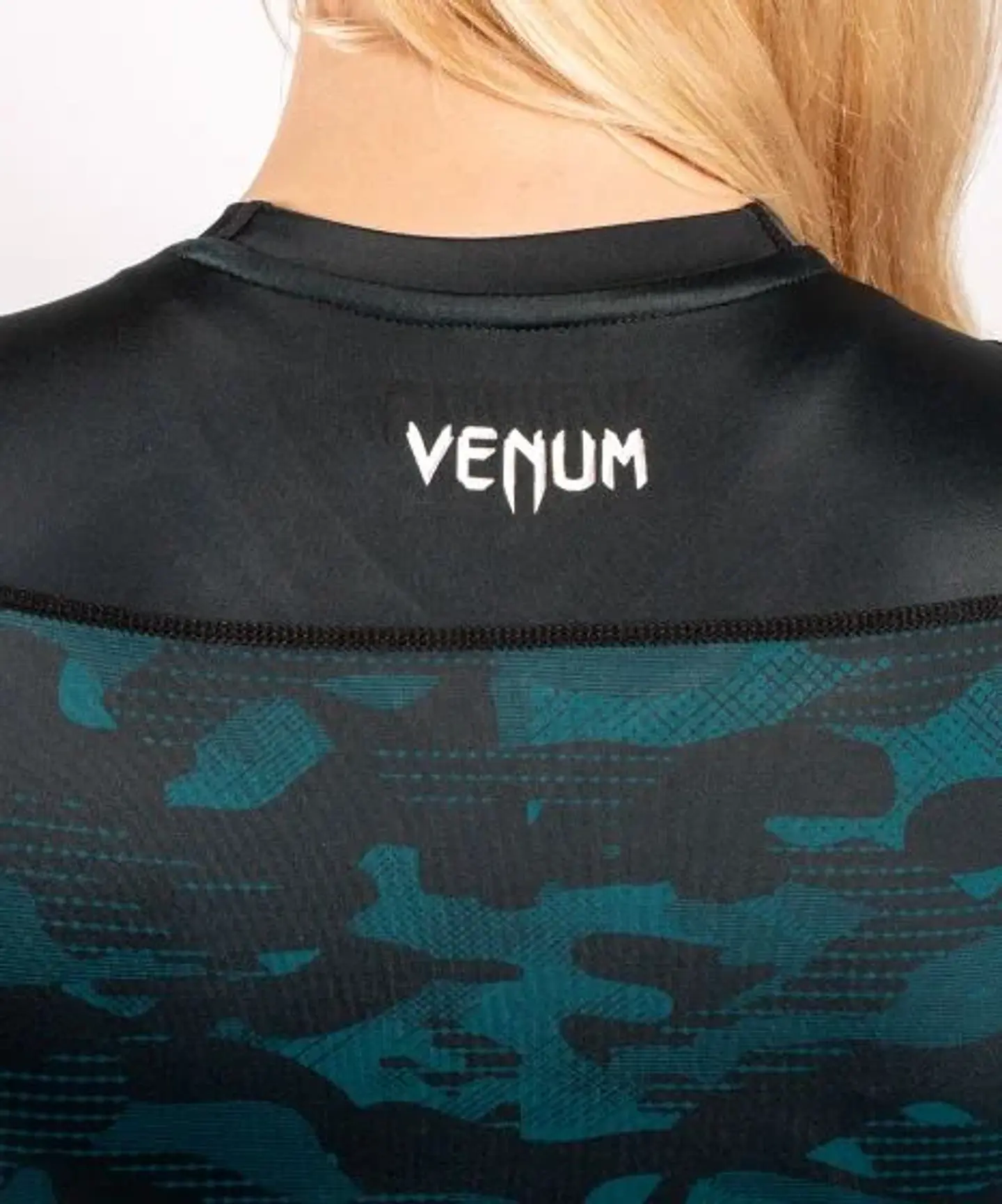 Venum Defender long sleeve Rashguard - for women - Black/Green 6