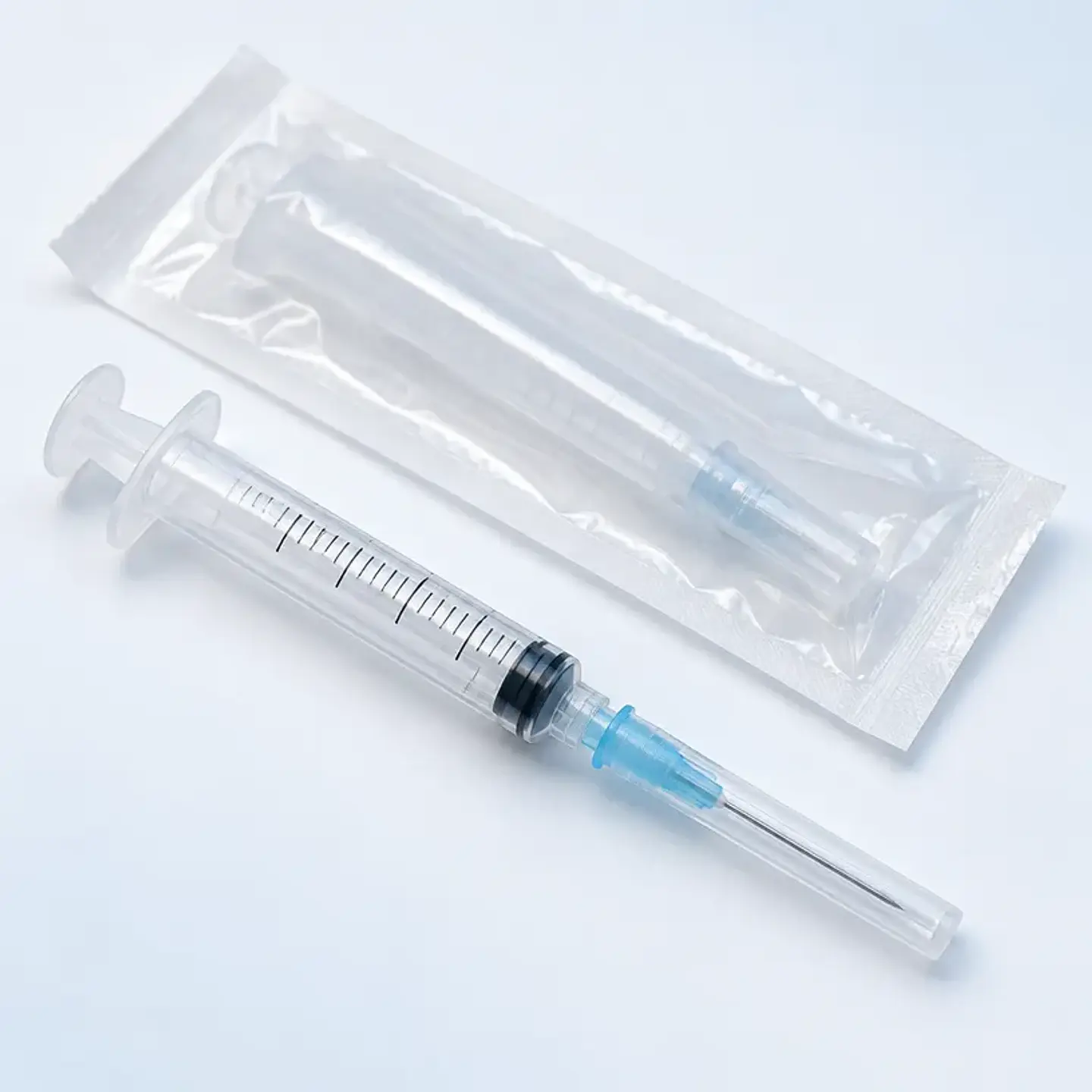 Jeringa desechable de 5 ml con aguja — caja 100 unidades 1