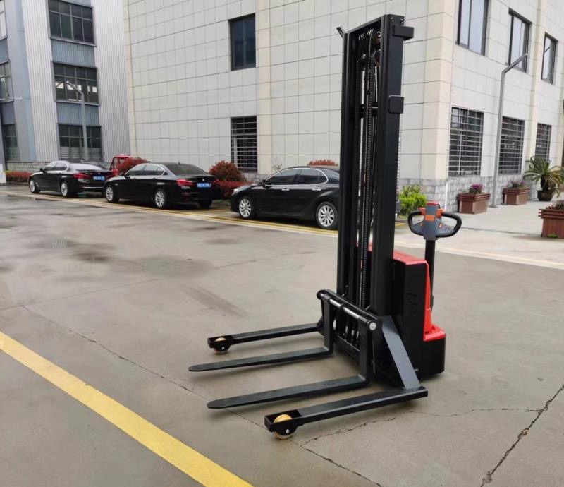 Apilador Eléctrico Hombre a Pie 3,5mt Altura 2,0ton