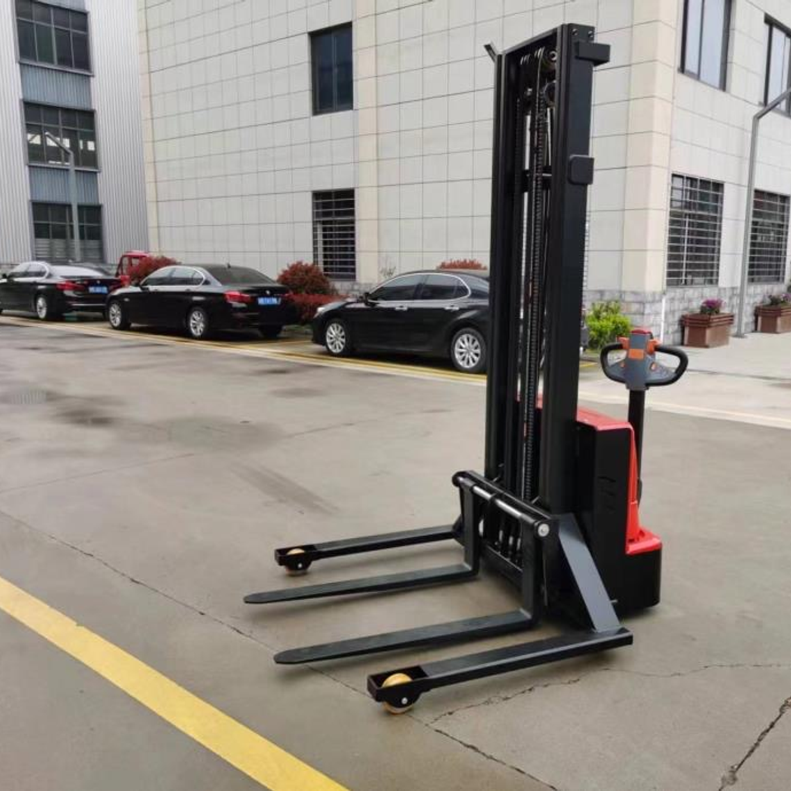 Apilador Eléctrico Hombre a Pie 3,5mt Altura 2,0ton 1