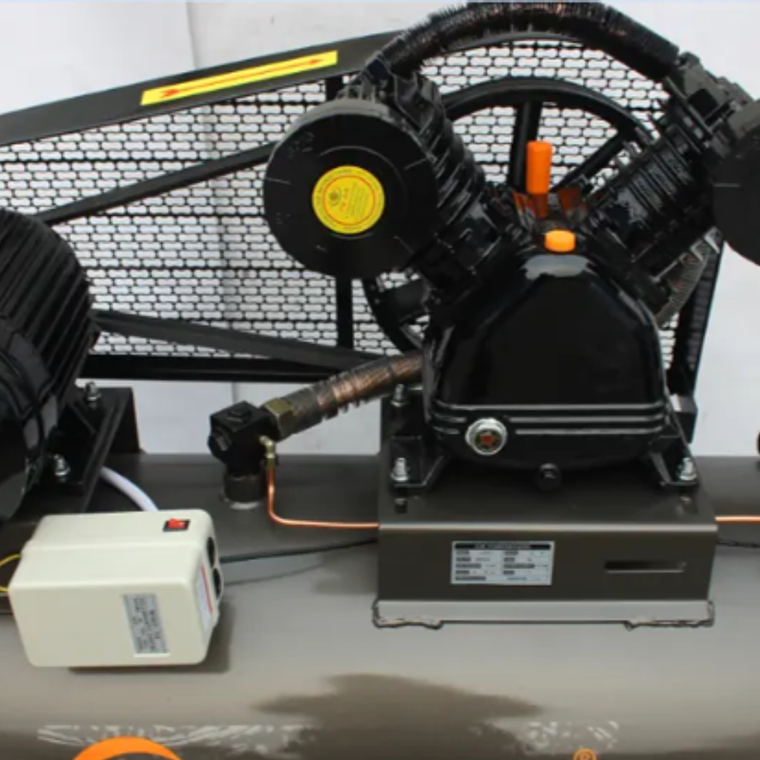 Compresor Lehua 5.5HP 300Lts  Trifásico  2