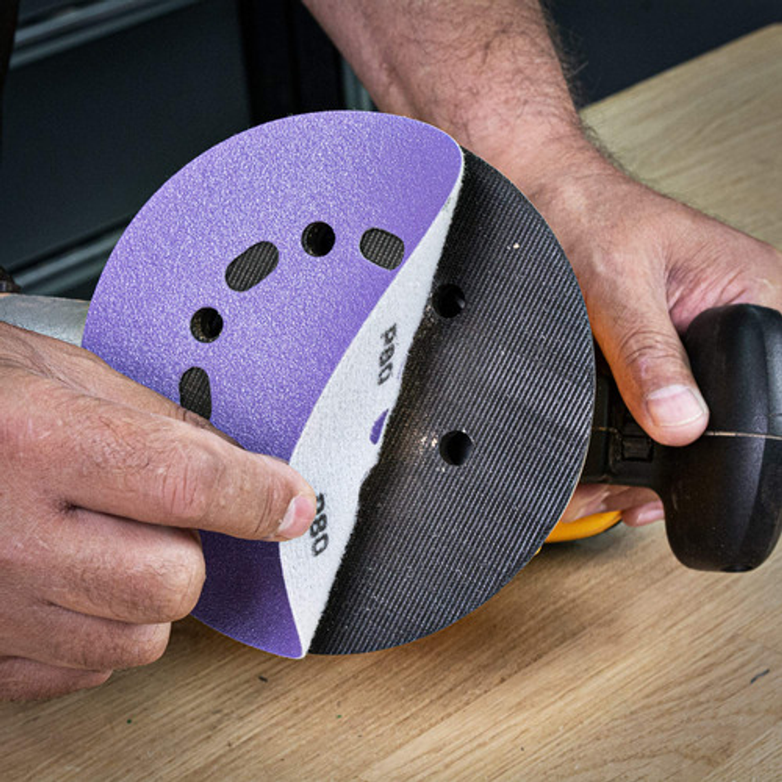 Disco Lija Cerámico #2000 Con Velcro 6puLG/150mm Caja 100 Un 1 3