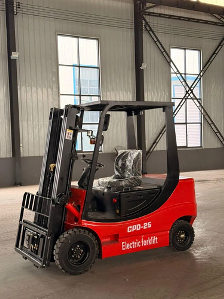 Grua Horquilla Electrica 3.0 Ton Cpd30e Mástil Triple 4.5mt 4