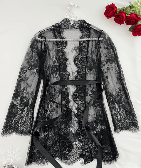 bata de encaje black 