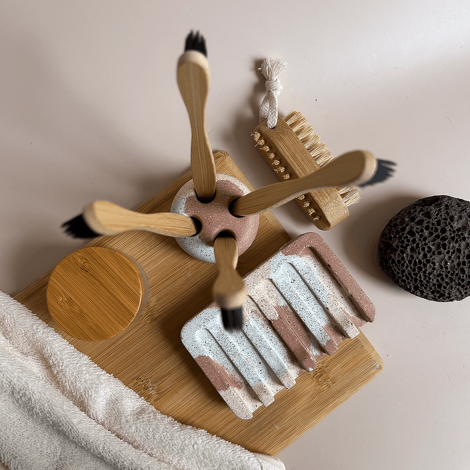 Lumen Soap dish and toothbrush holder set  1