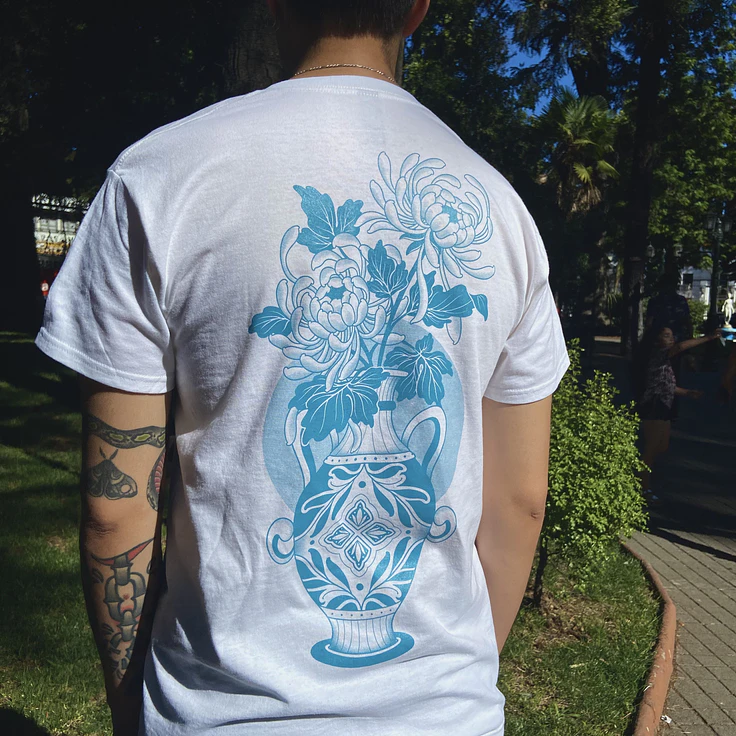 Polera JARRÓN CON CRISANTEMOS 