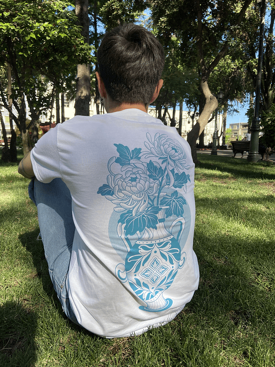 Polera JARRÓN CON CRISANTEMOS 3