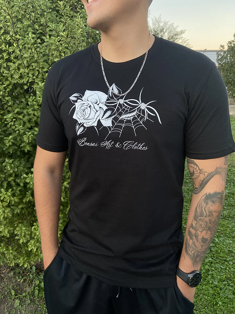 Polera ROSA CON PÚAS Black