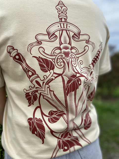 Polera TRES DE ESPADAS