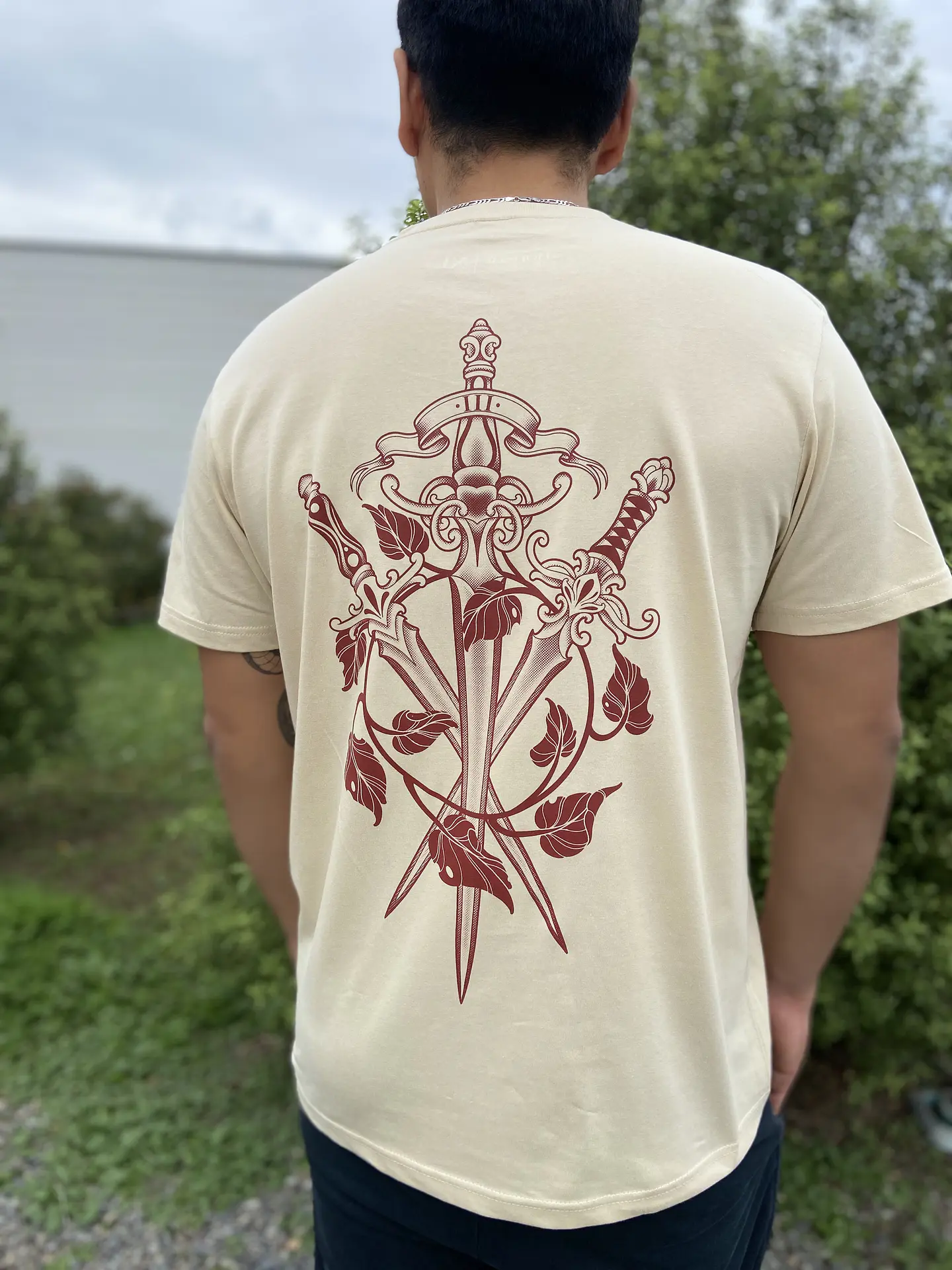 Polera TRES DE ESPADAS 3