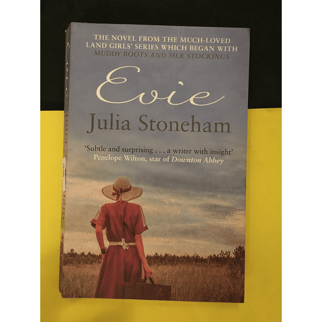 Julia Stoneham - Evie