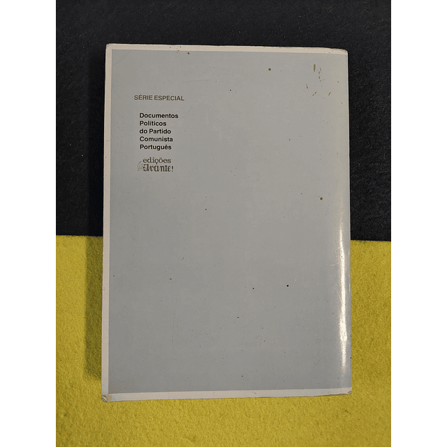 Álvaro Cunhal - O partido com paredes de vidro