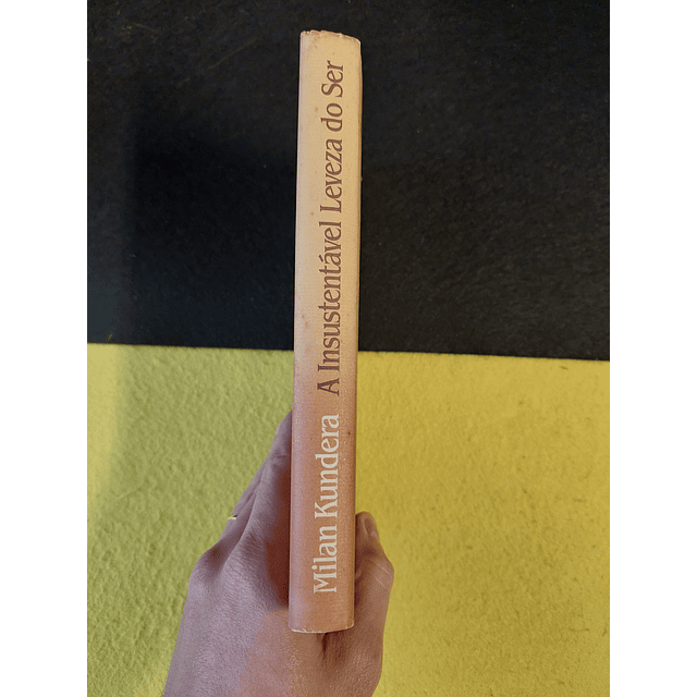 Milan Kundera - A insustentável leveza do ser