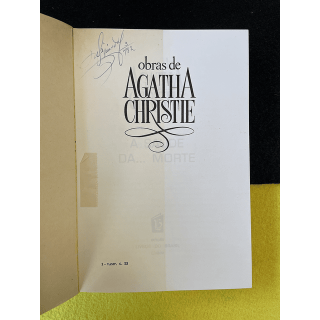 Agatha Christie - À saúde da morte / Poirot o teatro e a morte. 23