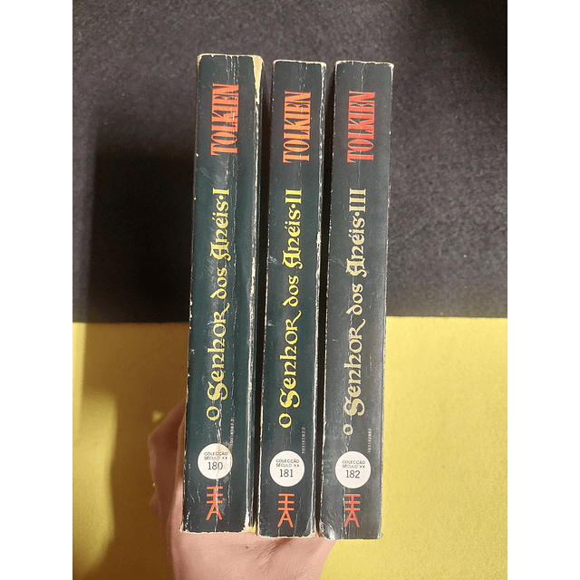 Tolkien - O senhor dos anéis. 3 volumes. LIVRO DE BOLSO