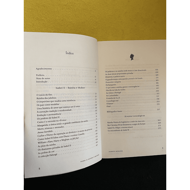 Alberto Miranda - Isabel II: Rainha e Mulher, A vida pública e o universo íntimo