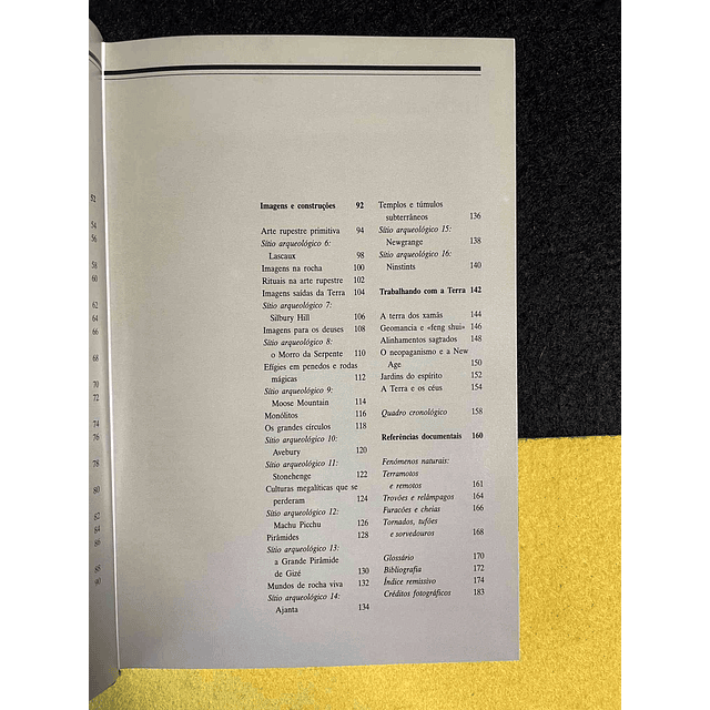 Brian Leigh Molyneaux - Mitos da terra sagrada