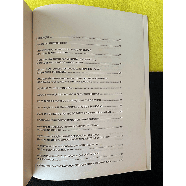 José Viriato Capela - Sempre fiel e leal: O Porto na restauração nortenha e defesa da Independência Nacional (1808-1809)