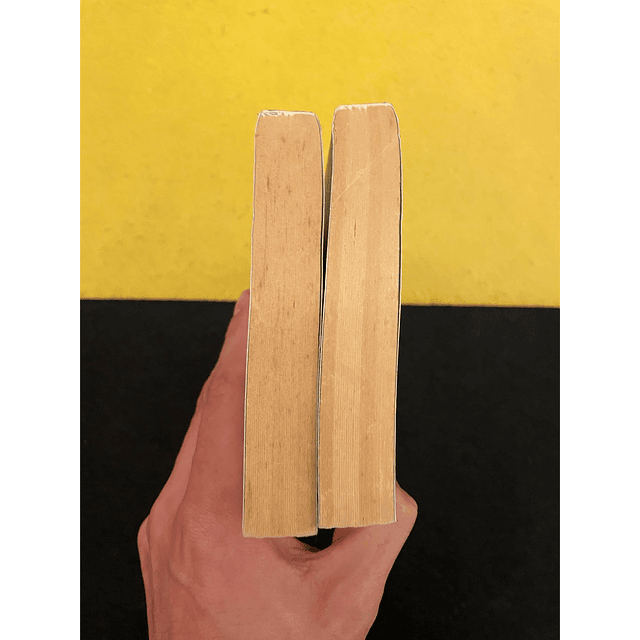 George R. R. Martin - A glória dos traidores, 2 Volumes 