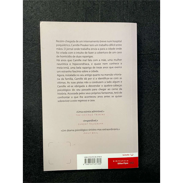 Gillian Flynn - Objetos cortantes. LIVRO DE BOLSO