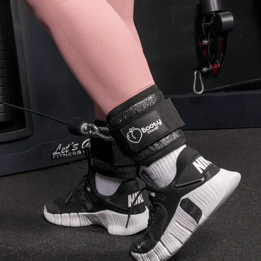 Pack Esencial GlitterFit │Guantes, Tobilleras y Straps Glitter Negro  3