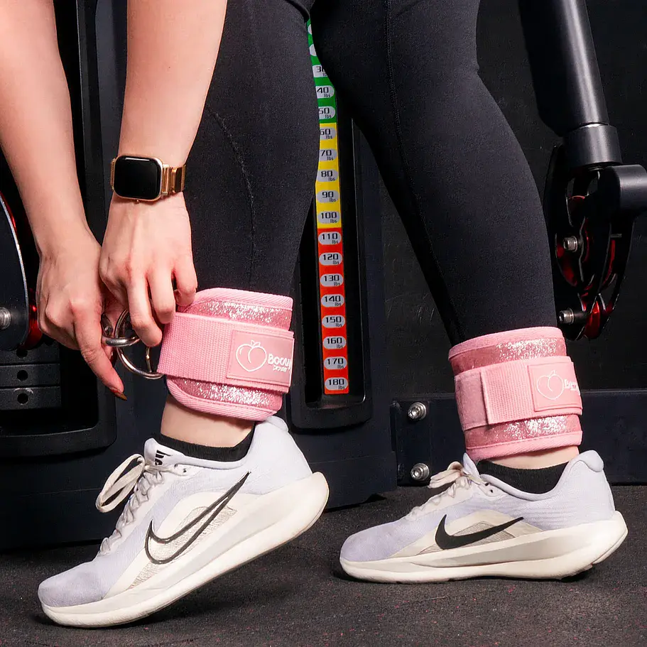 Pack Esenciales  Gym │ Almohadilla, Guantes, Tobilleras y Straps Glitter Rosa  4