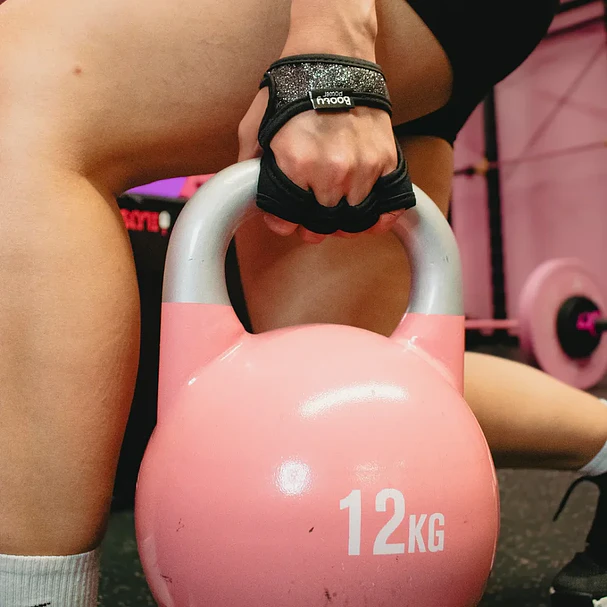 Pack Esenciales Gym│ Almohadilla, Guantes, Tobilleras y Straps Glitter Negro  2